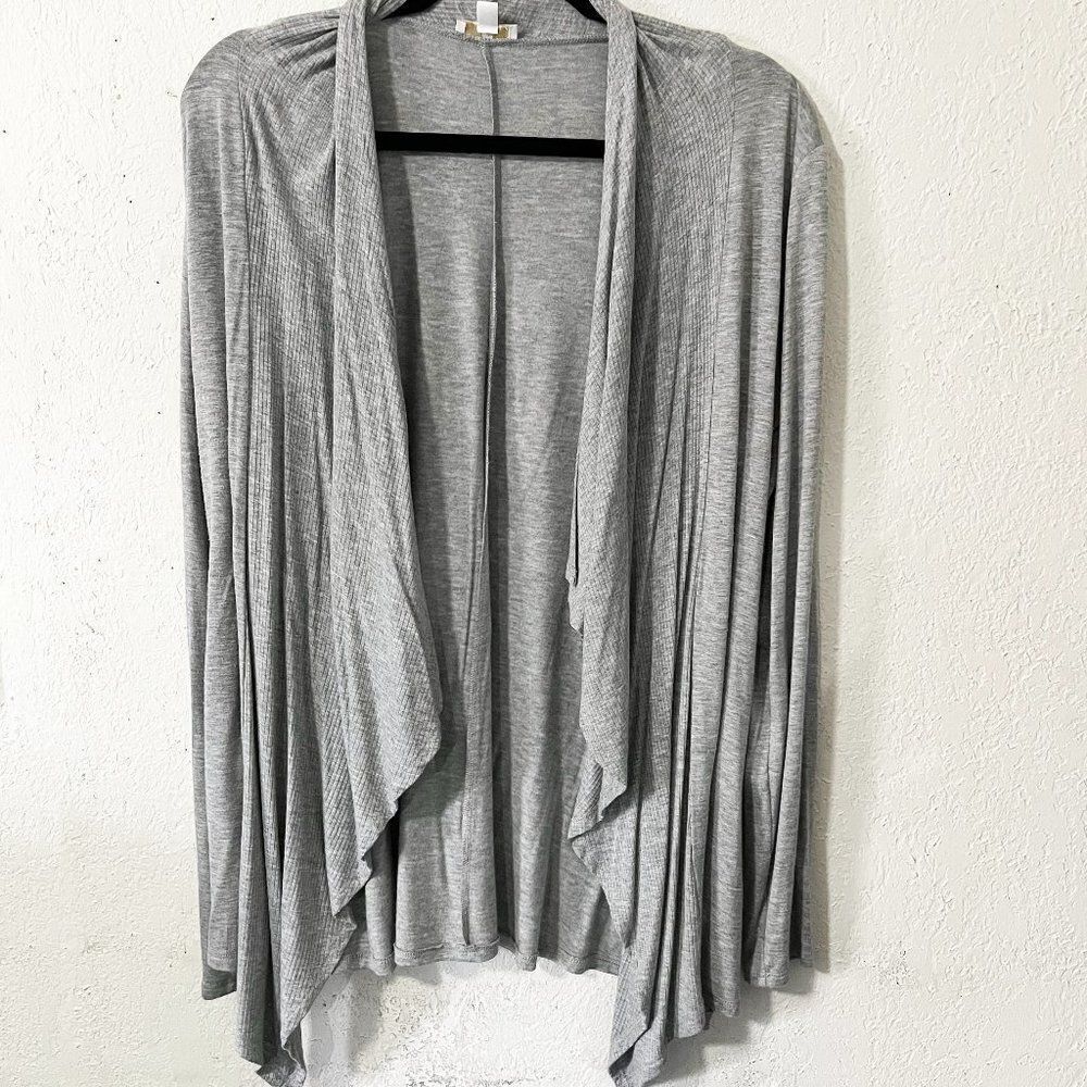 Charming Charlie Gray Waterfall Cardigan Size‎ Medium